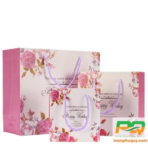 Túi giấy đựng nước hoa được In ấn Phú Quý miễn phí thiết kế theo nhu cầu của quý khách